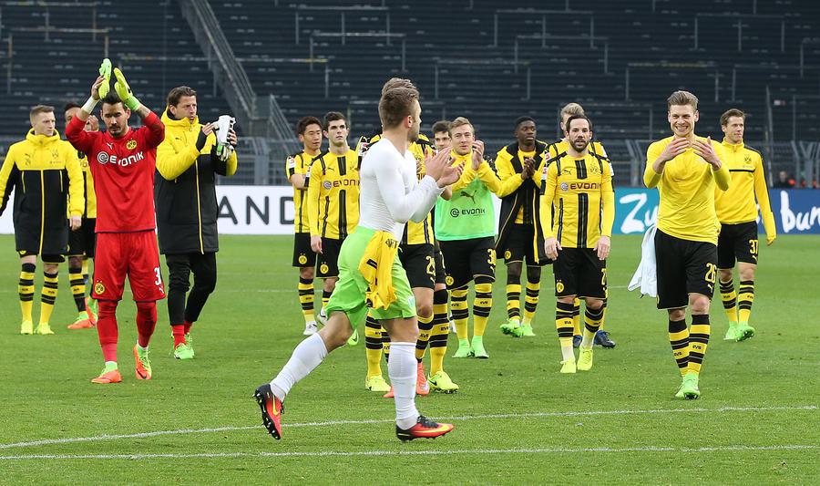 DortmundURU's tweet photo. ¡GRACIAS POR TANTO Y PERDON POR TAN POCO! #DankeKuba 🐝💛💪 https://t.co/B1jm7bVtPw