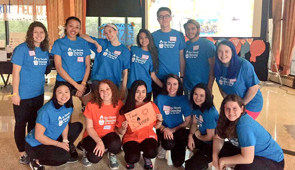 celinedoritos's tweet photo. Team Sienna!! #DecadeofDM #SUDM https://t.co/7JdMvXnrw1