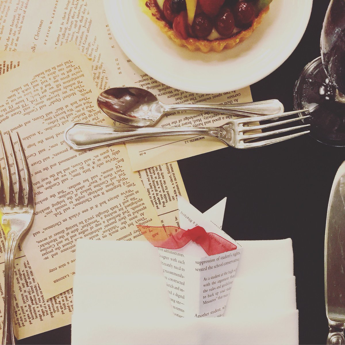 mscamilleiman's tweet photo. How #Englishteachers dine  #CATE2017 https://t.co/SfPrC36UkW