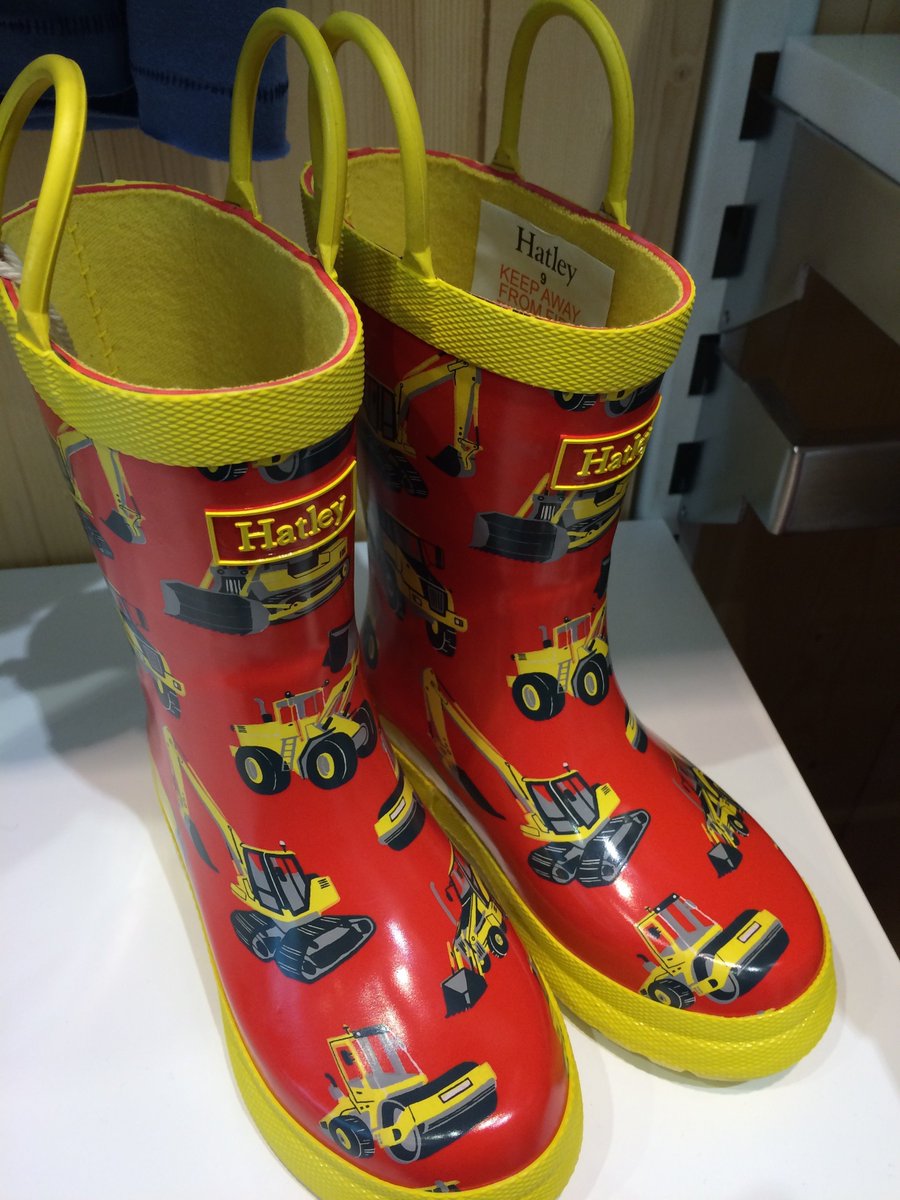 HatleyCalgary's tweet photo. Can you say SUPER CUTE Rain Boots? #IAMDOWTOWN #downtownyyc #raingear #kidsrainboots #cuteclothes #kids #familyday #spring #Hatley https://t.co/Is07wDoMpY