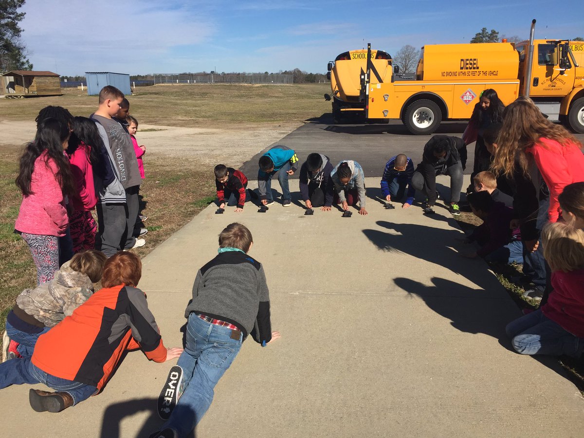 LindsayDuncanFC's tweet image. Exploring magnetism in 4th grade by building cars and using magnets to make them move #deltasciencekit @EdwardBestFCS #learnthroughdoing