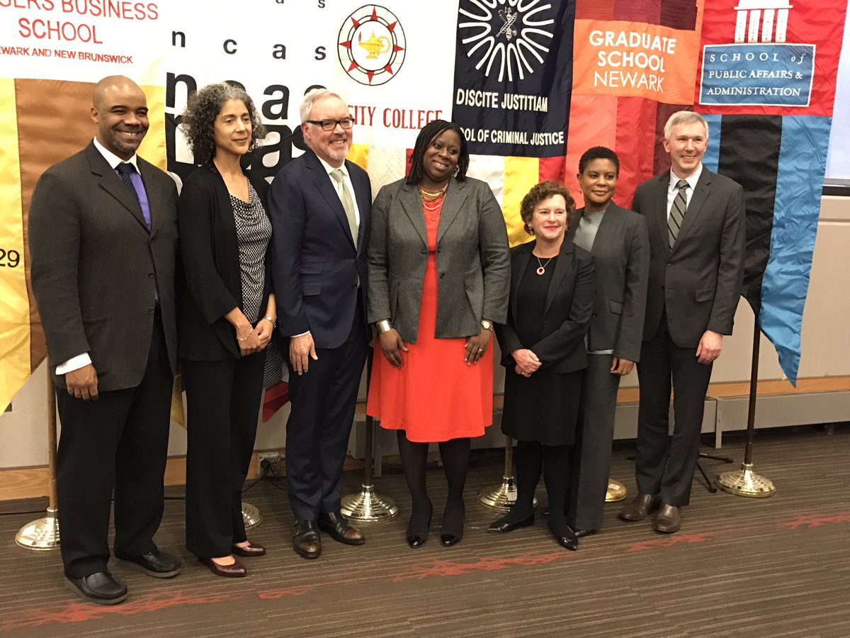 Miel_Machetes's tweet photo. Outstanding participants of 37th Marion Thompson Wright lecture series "City Moves: Black Urban History since 1967" @Rutgers_Newark #MTW17 https://t.co/DGYMtCIhss