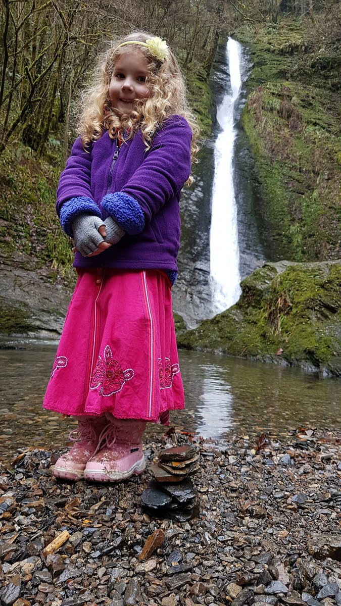 TanyaHutch7's tweet photo. Muddy challenge jump in a muddy puddle and build a tower of stones. #muddychallenges @UptonInfant https://t.co/9SfZAvUtHR