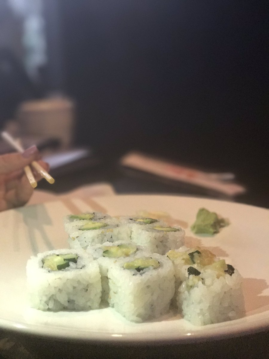 thehungrybiotch's tweet photo. Every like having a gals night out on the town? If so, definetly check out RuSan's Sushi. You will not regret it! #qcfood #clt @RuSansSushi https://t.co/DErXEDbiWP