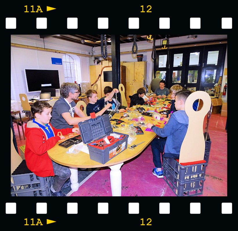 Today we have mostly been showing #YoungRoboteers how to build #Robots and how to drive them <a href="/derbysilkmill/">DerbySilkMill</a> with the help of <a href="/BillyMcCoy/">Graeme Smith</a>