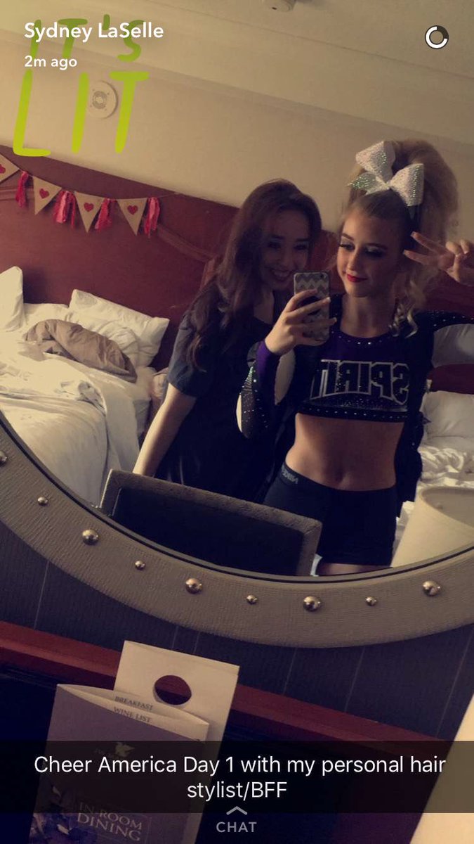 samfinglass's tweet image. Living vicariously through Squid #FingLaSelle #whereisSam