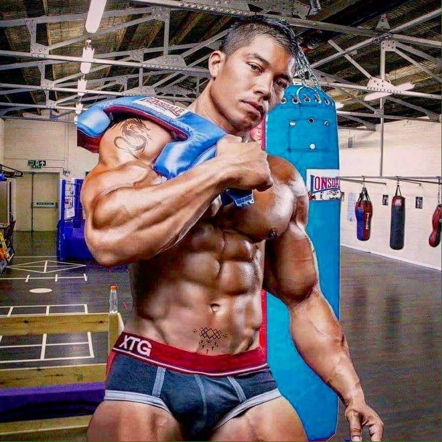 Conaromaacafe's tweet photo. Greg Vong
#SexyBoy #GuyColor #HermosoMuchacho #MexicoEsBello
#PoderosoMuscle #BodybuilderMen #DiosesDelOlimpo #MuscleMen #FranciaMuscle https://t.co/wQadc6VMNP