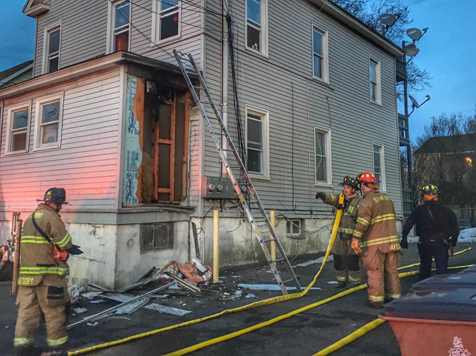 ctfirephoto's tweet image. Jr member Griffin Stover @kenwortht800gjs took in this small fire in #Stamford, Ct on Halloween Blvd. @SFDPIO #stamfordfire,