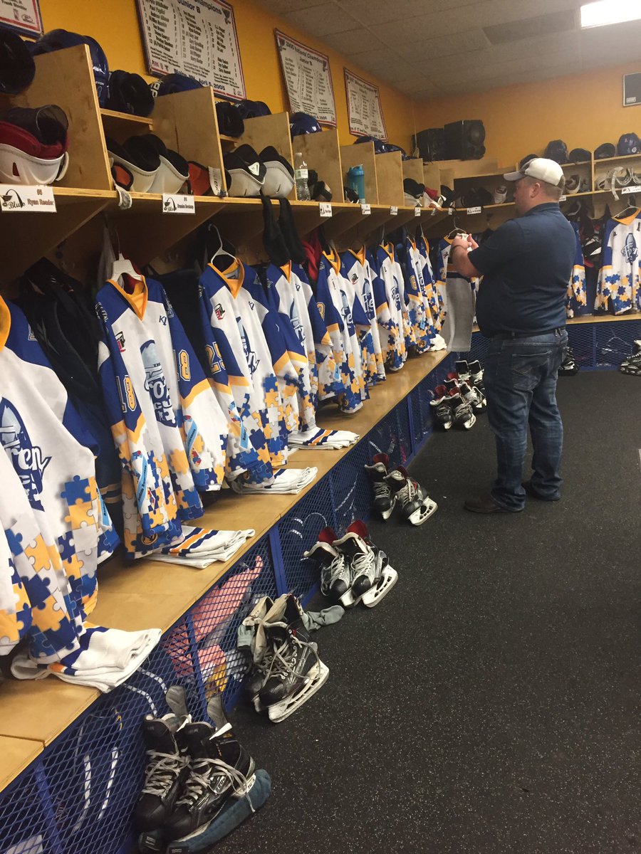 JrBluesGameday's tweet photo. GameDay!!!!!! 
You got 3 hours to get down here. 7pm Face Off 
#ShutOutAutism https://t.co/CkbZCWgdIq