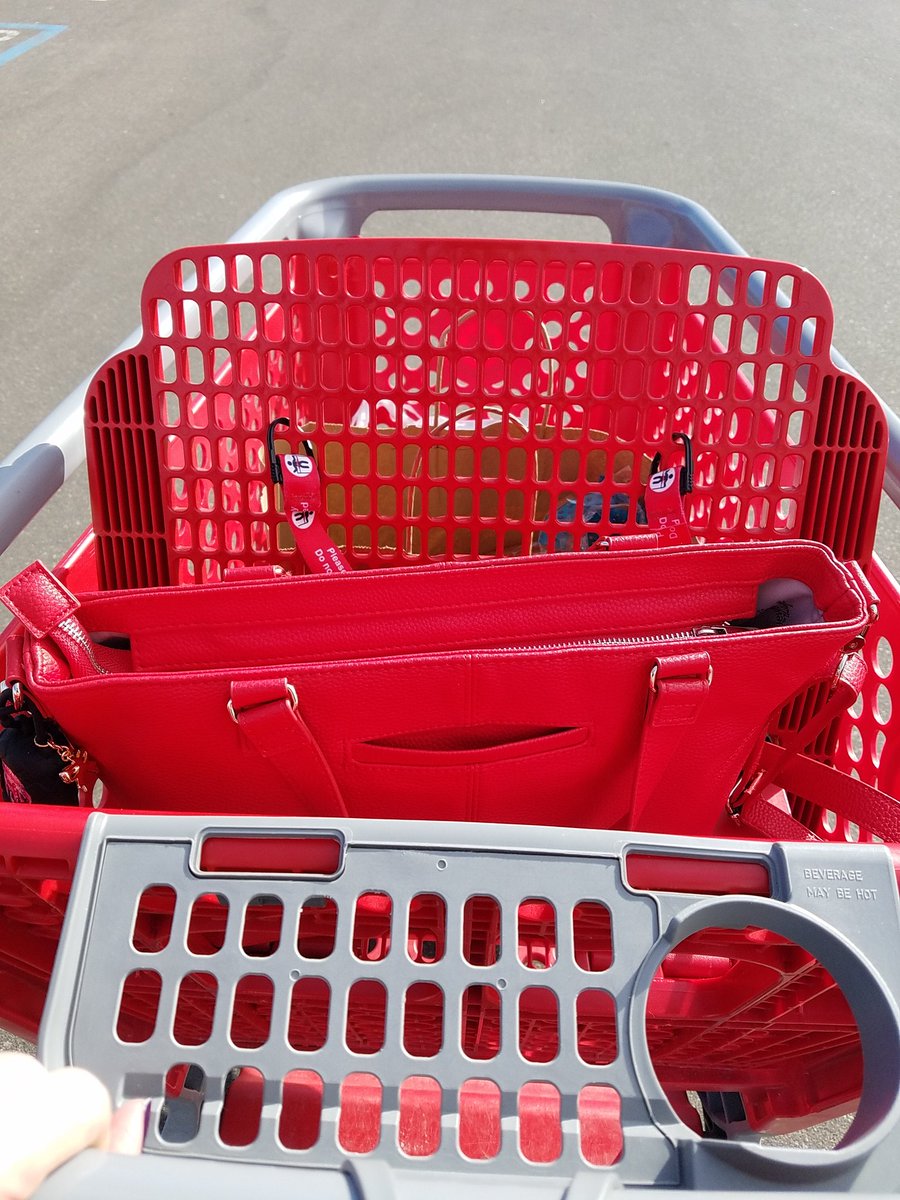 martibrenner's tweet photo. When your @ThirtyOne purse matches your @Target cart... https://t.co/wojbT1Vpn0