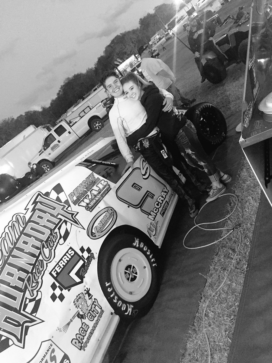 ViktoriaLane's tweet photo. Got to love Florida racing https://t.co/F1TLthzoWX