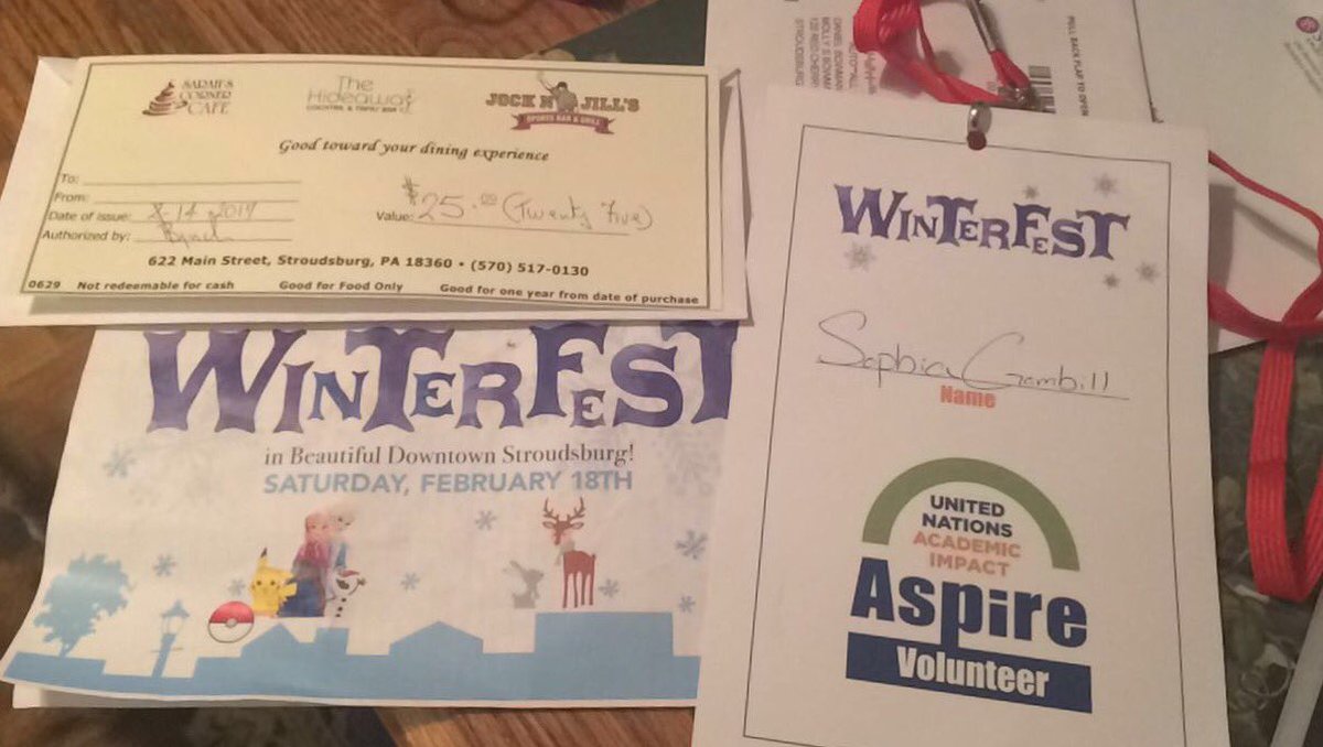 sophieruthy's tweet photo. Today was an amazing day ❤ #stroudsburgwinterfest #winterfest #proudtobepurple https://t.co/dNf13sxGBi