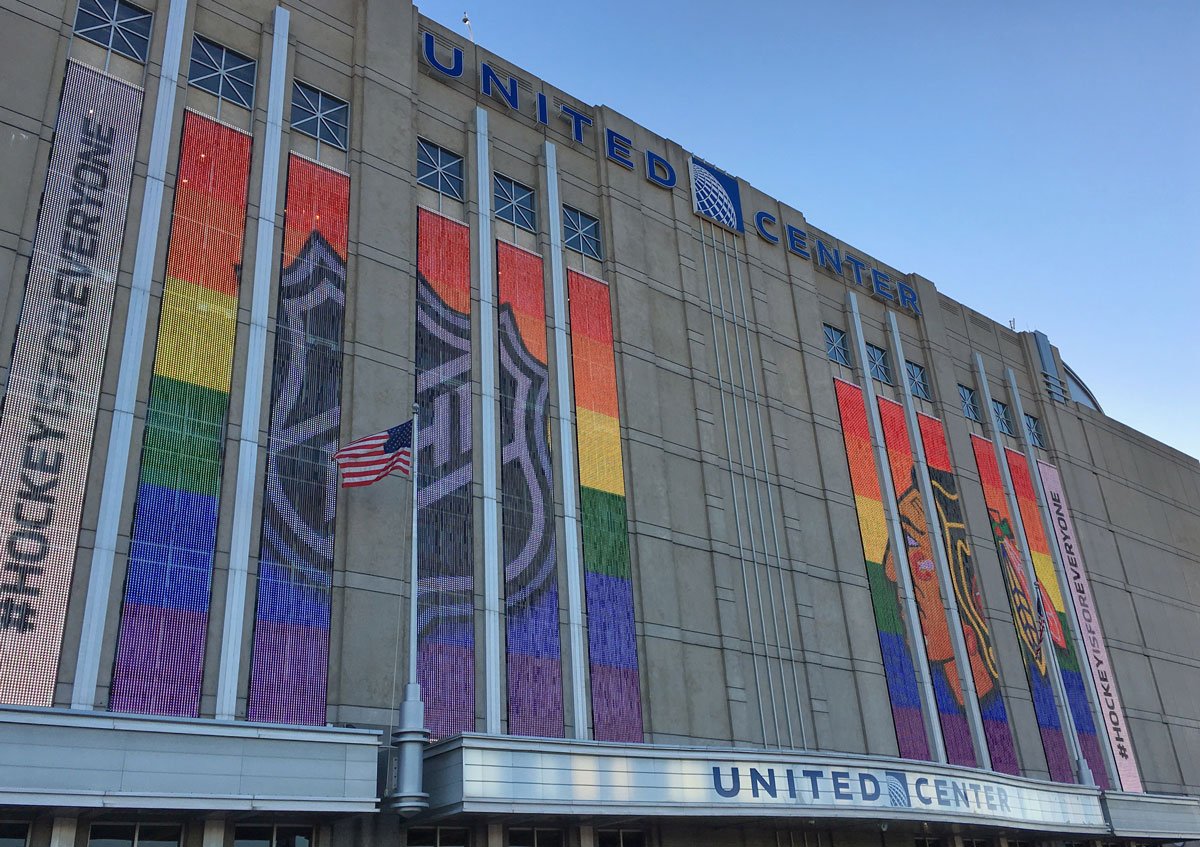 NHLBlackhawks's tweet photo. We're ready for #HockeyIsForEveryone Night at the United Center! #YouCanPlay https://t.co/1eFHIR6d8R