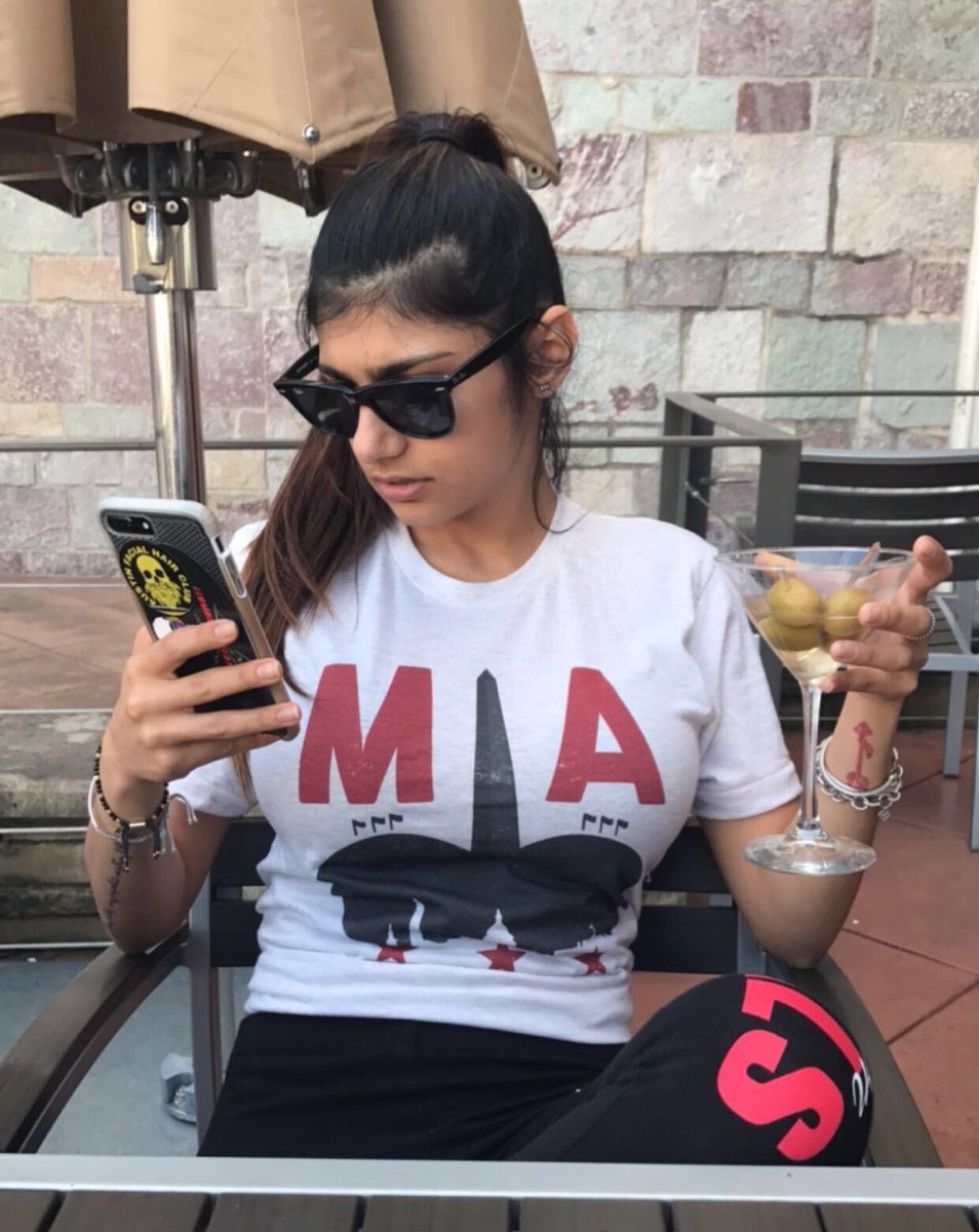 Mia khalifa friend