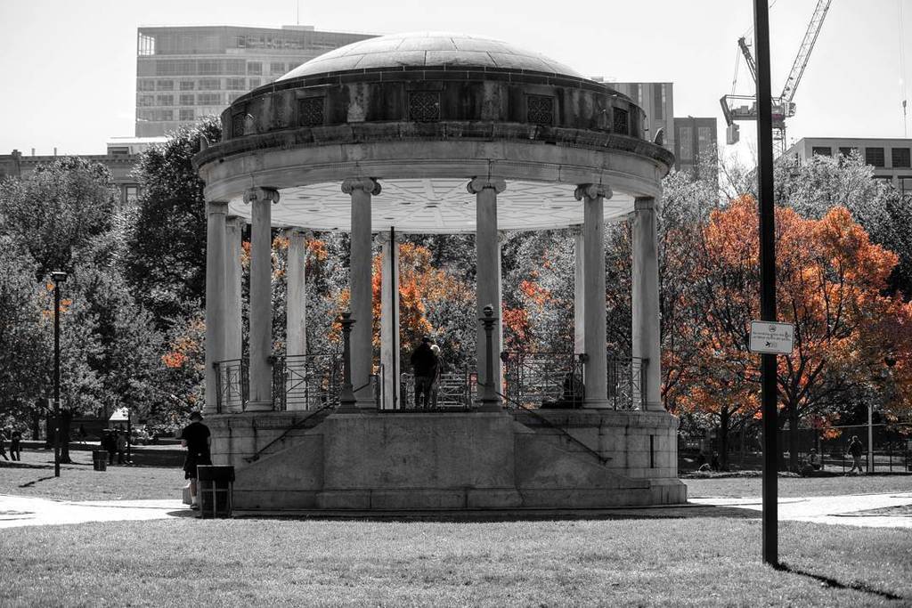 budd921's tweet photo. Pavilion in fall

#colorsplash #ig_bnw #color_splash #bnw_lover #bnw_life #bnw_drama #tv_splash #splash_oftheworld … https://t.co/LH6WhRnBvg