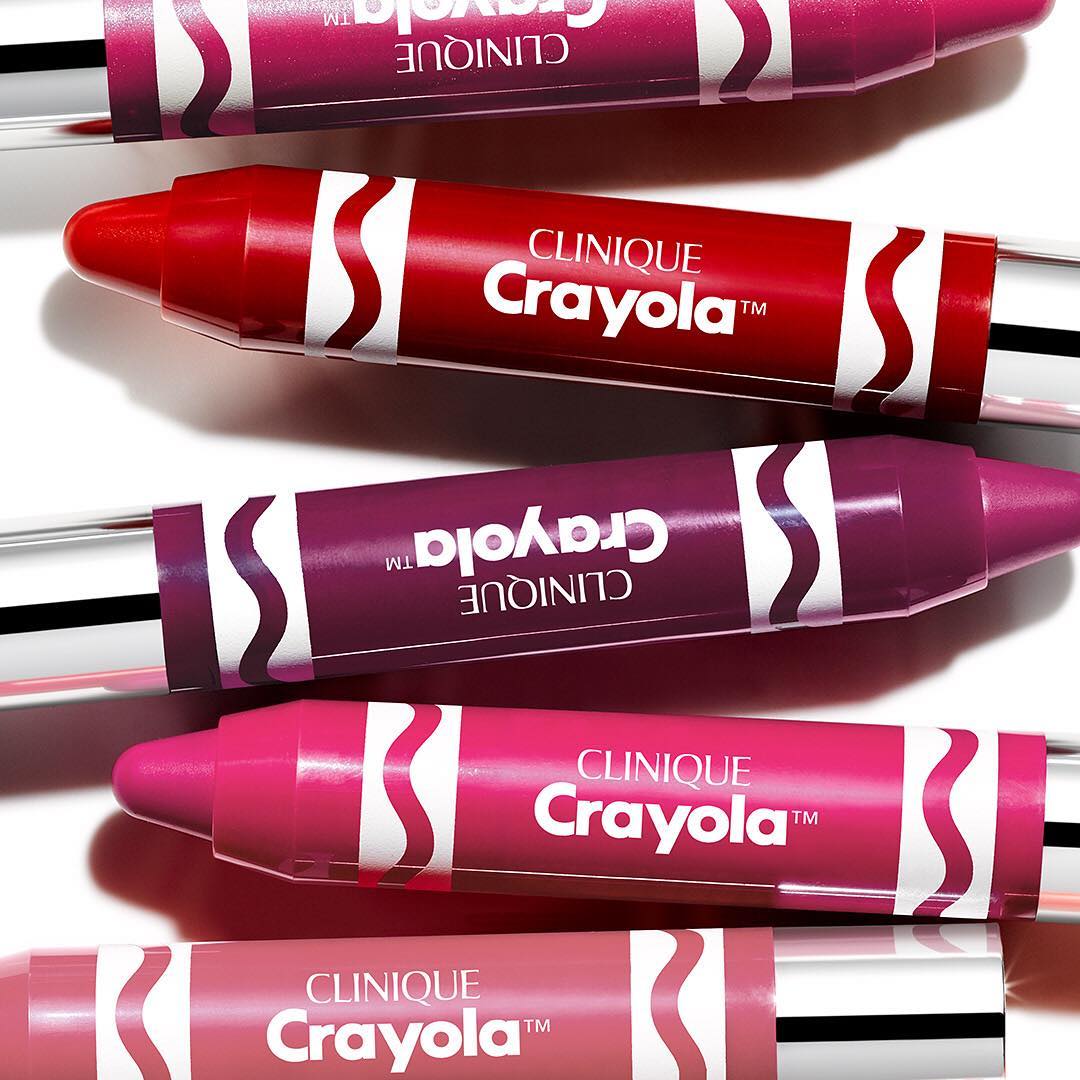 CliniqueMexico's tweet photo. ¡Nuestra colaboración más colorida llegó! #CliniqueCrayola #ChubbySticks. Ya disponibles en @SephoraMX 💄🖍️ https://t.co/leCnGuUfao