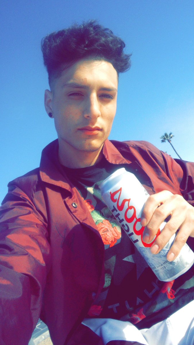 1llest_kidd's tweet photo. Beach vibes https://t.co/0nr6r5cGIC
