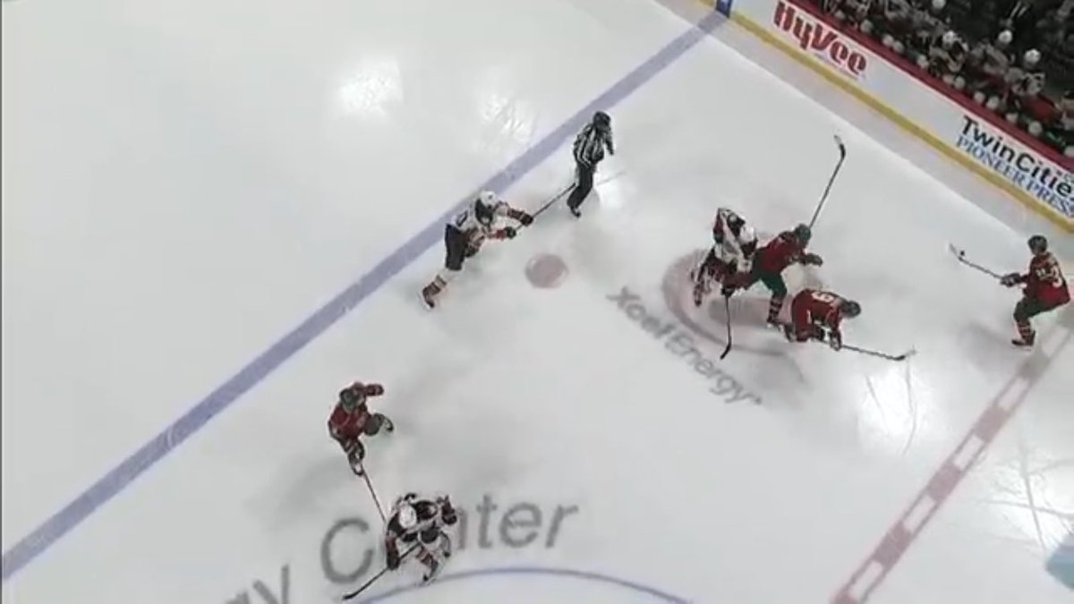 MattyPlumz's tweet photo. Ooookie #Vermette Idk what went lose in your head butuou can't 2 hand slash in hockey....especially #NotTheRefs!!! #Wowzers #GoHomeYourDrunk https://t.co/sTgM7JHNKP
