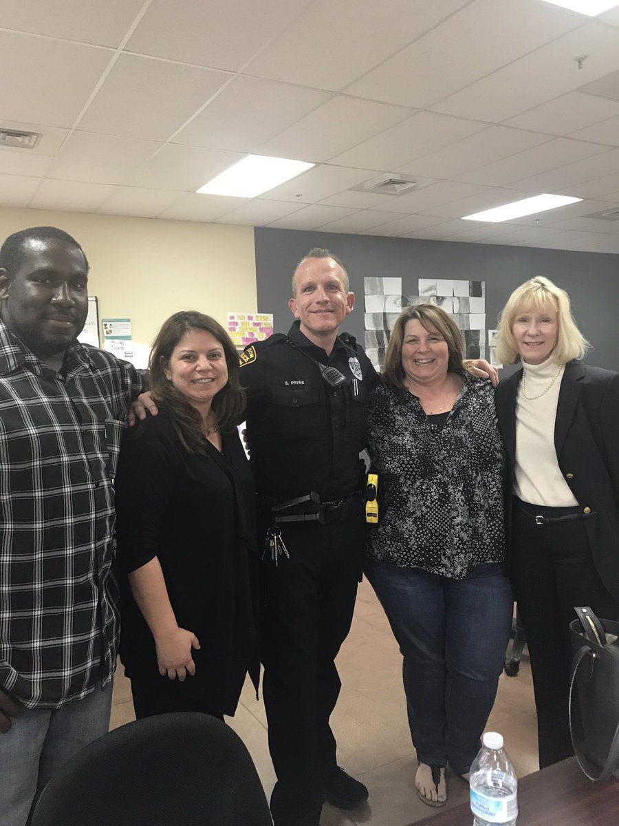 payne48784's tweet photo. Reaching out to the Tucson Youth at Metro Goodwill with Judge Quigley, Rafael Batain, Officer Payne and Shelia Pessinguia. https://t.co/dC687BsJ9O