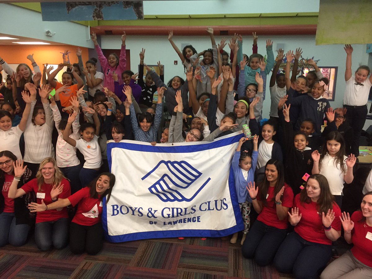 BGCL's tweet photo. Thank you @Raytheon for building engineering skills among @BGCL girls! #GirlDay2017 #Eweek2017 #STEM #Inspired2engineer #changingkidslives https://t.co/dzsvcAHgbH