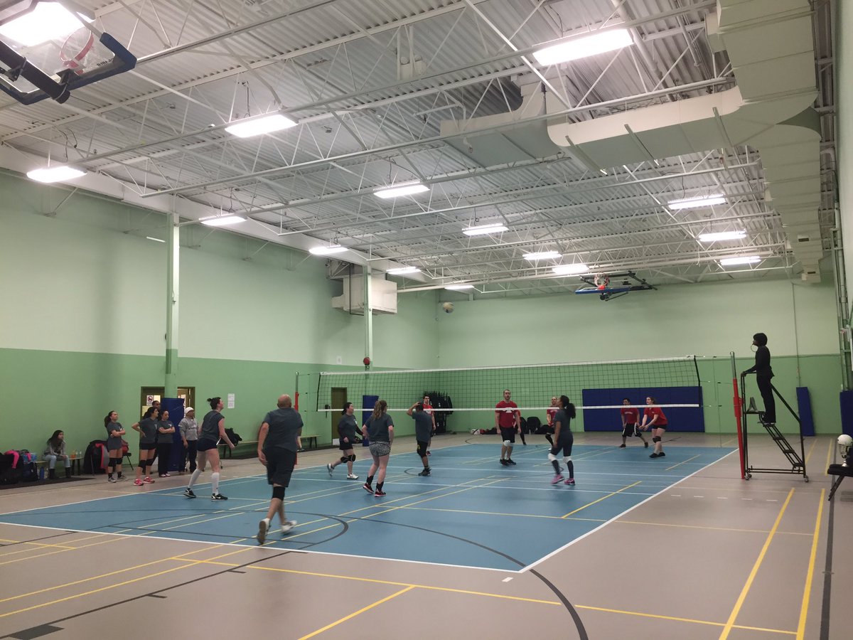 MBSLcommish's tweet photo. HUGE VOLLEYBALL GAME HAPPENING!
@smuckers vs. @getolympus 

Which company will take the title!?

#Corporate #Volleyball #Divisional #Finals https://t.co/MBynYHRqr7