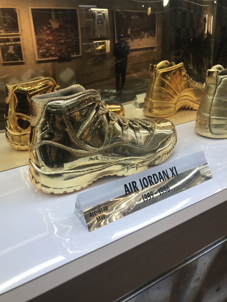 O TENIS MAIS CARO DO MUNDO SOLID GOLD OVO x AIR JORDANS