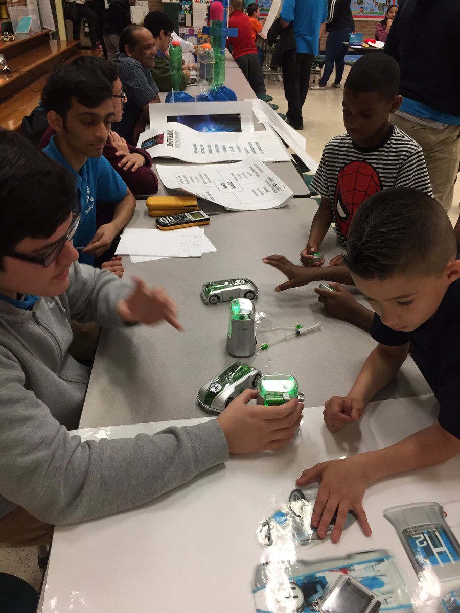 HISDMontgomery's tweet photo. @FurrHS explaining H-Racers! Cars powered by water?! Can't wait for the future engineers!So Cool! 🏎💦💨@TeamHISD https://t.co/tLEw0wOvnP