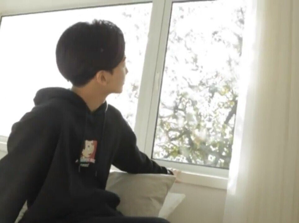 jeonghairs's tweet photo. New picture! https://t.co/Z3ET8bqPa0