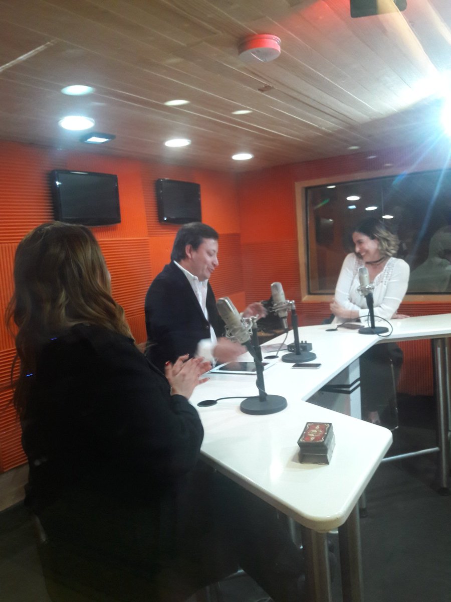 ElTrendingMx's tweet photo. Ya estamos listos para entrar al aire con @soymariabelenmb  en compañía de  @Nykte  y @armandoreporter 🎉🎉🎉💖💕 https://t.co/BNHgAFeGcf