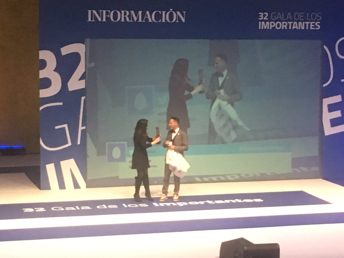 <a href="/SantiRoman75/">Santi Román Gómez</a> #GalaImportantes de <a href="/informacion_es/">INFORMACION.es</a> 32ª Edición reconociendo la labor de lo mejor de nuestra gran Provincia de Alicante