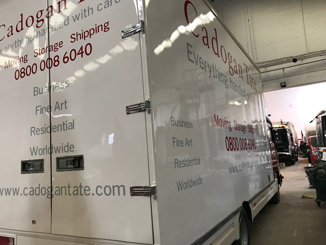 SJSignage's tweet photo. Keeping the fleet at @cadogantate looking great so they can continue to handle your goods with care. 

https://t.co/5K95Y6gY7c https://t.co/Xyjw5yekvX