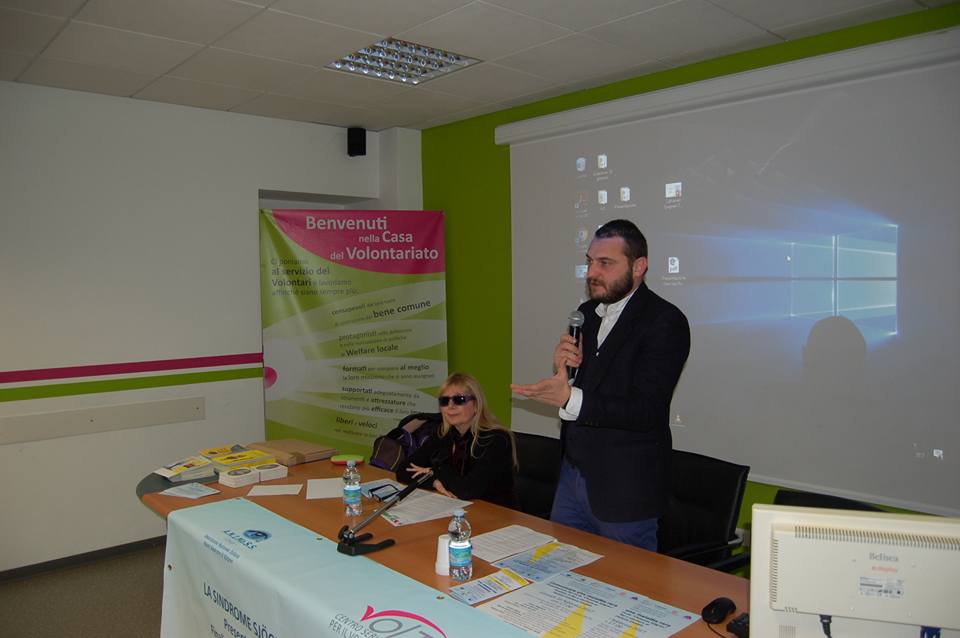 SilvioMagliano's tweet photo. Mio intervento poco fa al convegno "Comunicare una malattia rara" di #Animass. Fondamentale attenzione nei confronti di sindrome di Sjögren. https://t.co/XDQH5e3g0K