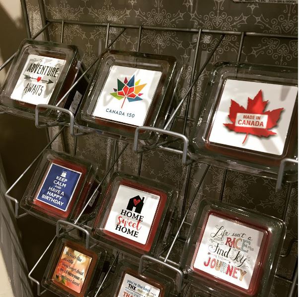 VC_Candle's tweet photo. Cards? Nah. Give them a candle with cute quotes instead. Same price point, not going to end up in their recycling bin. #Sweet #candles https://t.co/RpcrTXgX4Q
