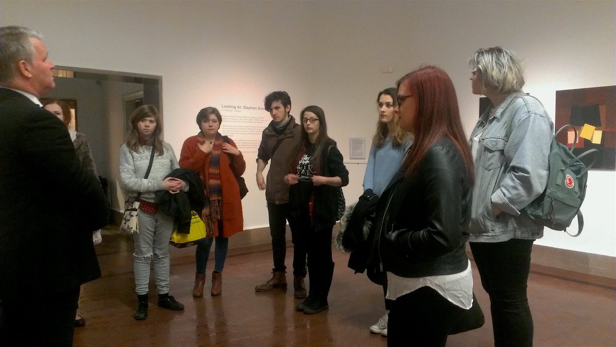 Great visit to <a href="/ArtGallerySoton/">Southampton City Art</a> with our Young Quay group for a special talk by <a href="/stephensnoddy1/">stephen snoddy</a> on his fantastic exhibition 'Looking At'.