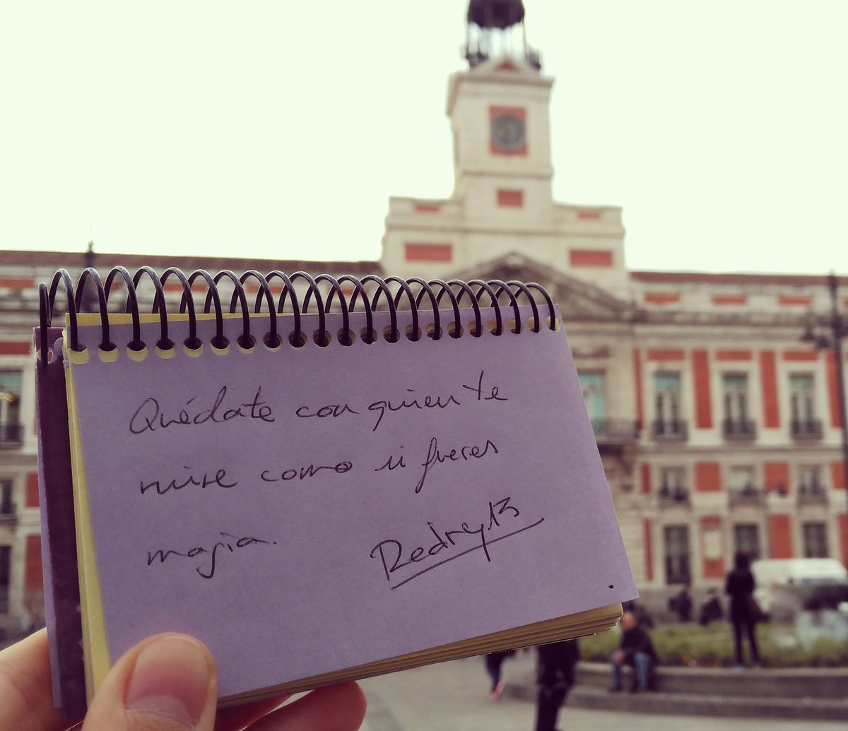 Redry13's tweet photo. Quédate con quien te mire como si fueses magia. https://t.co/NKhUSLPbRG