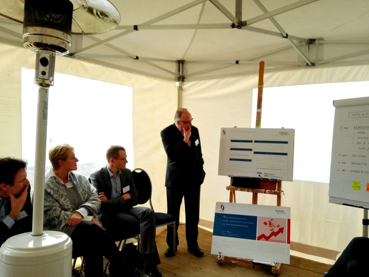 Met mbo, hbo en wo collega's in verwarmde tent bijeenkomst <a href="/Turner/">Turner</a> thema studiesucces in de keten Complex vraagstuk niet eenduidig oplosbaar