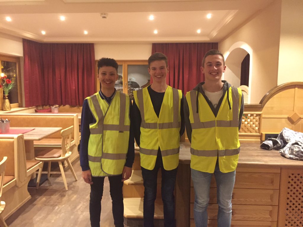 ChelmerValleyPE's tweet photo. Our fifth winners of 'Clowns of the Day' are Kane, Charlie &amp; Owen! #fromtheoff #doublewinner #straightred @ChelmerValleyHS https://t.co/EgLlyfSD6j