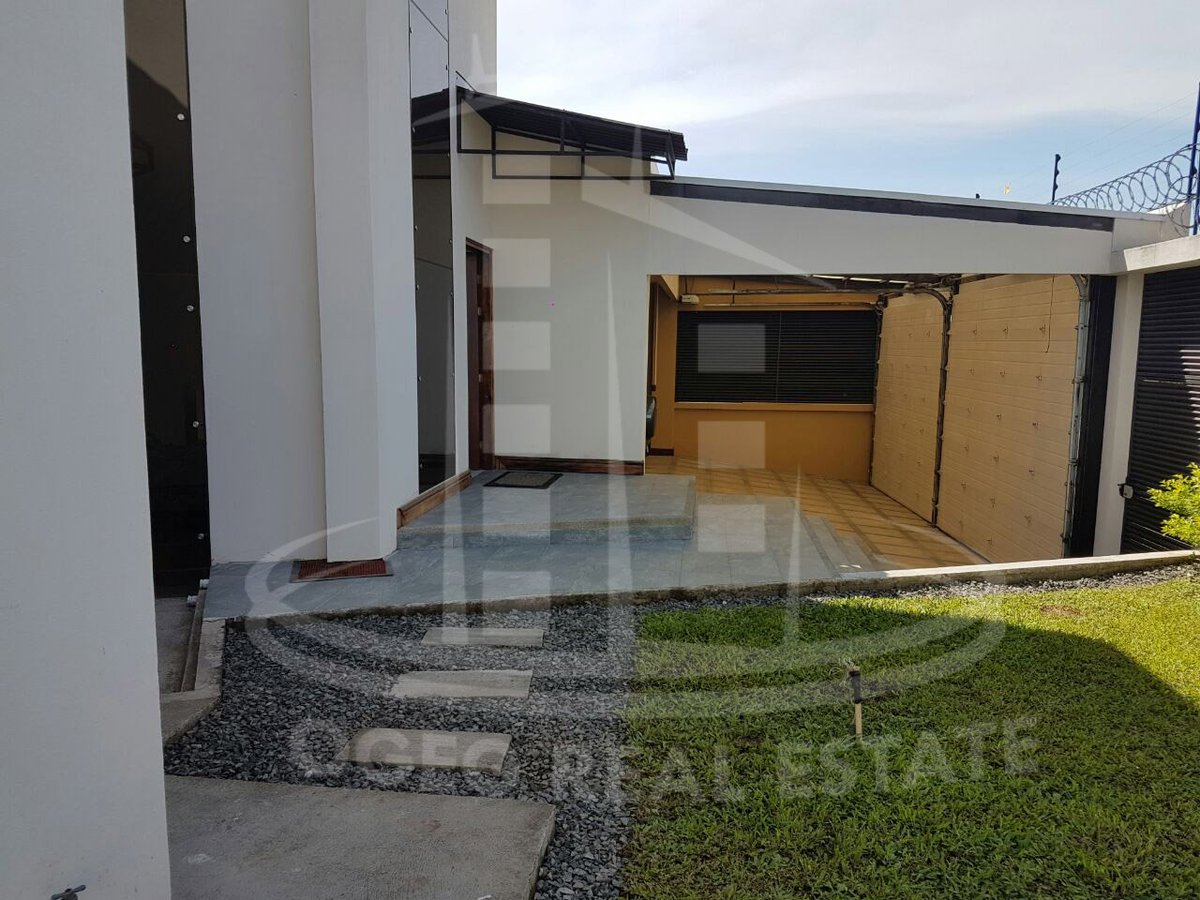 OgegReal's tweet photo. Casa en Residencial Valle Hermoso, ALAJUELA, COSTA RICA 
Lote de 750m2, piscina, spa, garaje para 4 vehículos, terraza...
Valor: $790,000 https://t.co/ssQTJ3clzh