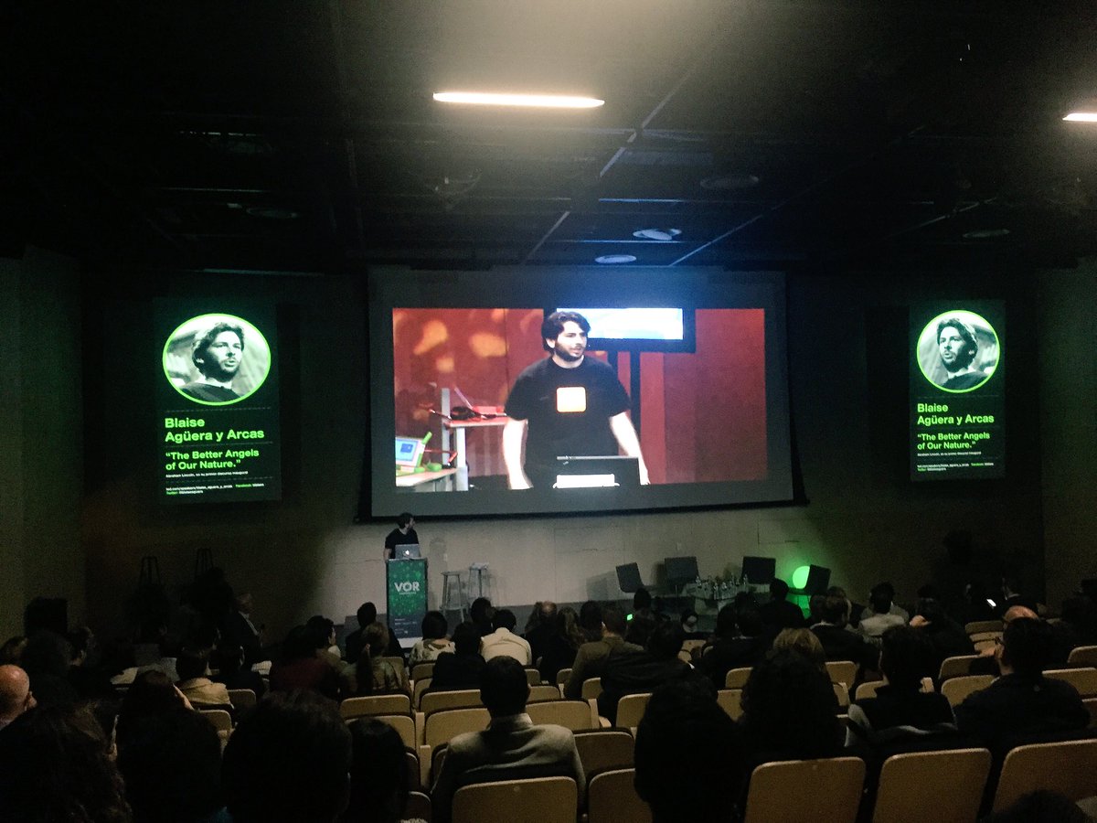 coos_sml's tweet photo. Y cerrando #VOR con broche de oro tenemos a @blaiseaguera de @Google con platica sobre #machinelearning - #superinteligencias #VOR3 https://t.co/dCzxliPAn0