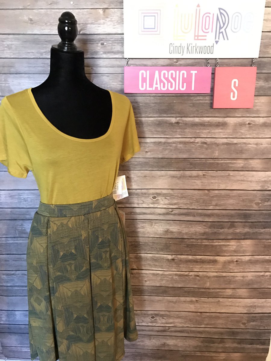 ieravila's tweet photo. Classic T  small $35
Madison med $46
Comment sold and email and it's your https://t.co/Qfp8vDIIV1