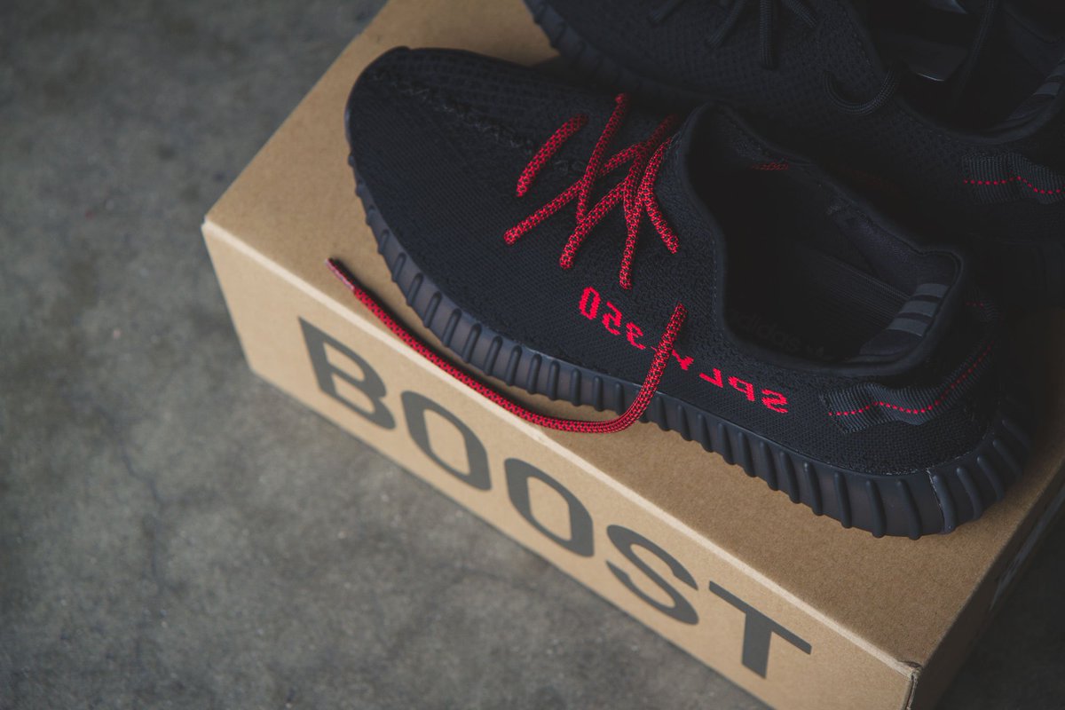 red yeezy laces