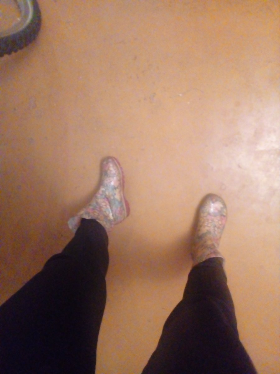 Окей , у меня наверное что то с ногами , но моя нога с младших классов не особо стала больше
