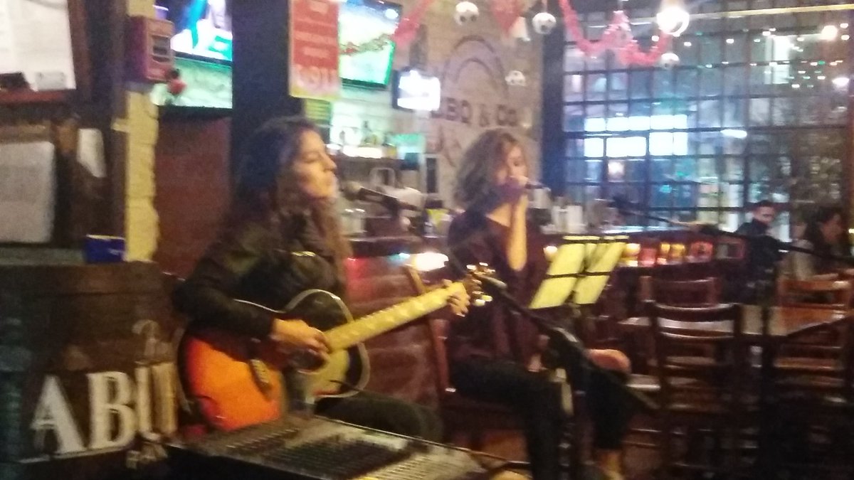 DoBlancoFans's tweet photo. Anoche en un pequeño acústico...!!!
Como siempre luciendo su gran voz...!!! 🎶
Pronto noticias sobre #DoBlanco2017 🤗🦁 https://t.co/sRMweey3Z3