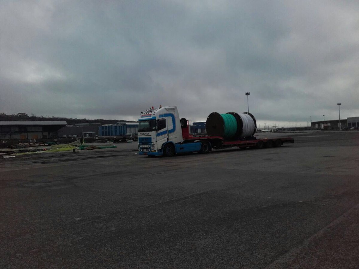 AlbertVCU's tweet image. New Ropes on, and Old Ropes off the winches of "Stellar".