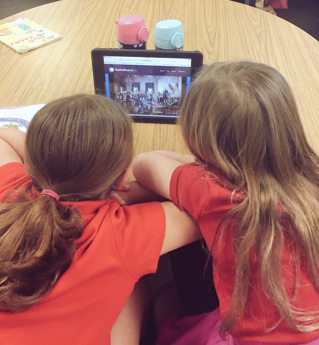 KinseyHutche's tweet photo. QR code fun for learning about presidents! These girls were loving it! #SP17Interns #brainpopjr #safeshare @volusiaschools @WoodwardStars https://t.co/NPpVD0XjqE