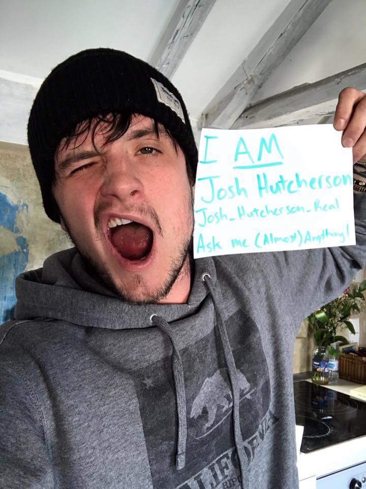 jhutcher_'s tweet photo. Two selfies, two mentions from Josh. I'm the happiest girl ever ❤️ https://t.co/Ms7sX5WjBE