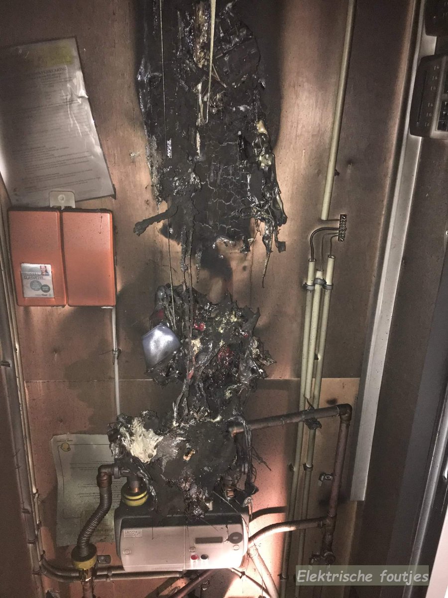 Er was eens.... een schakel- en verdeelinrichting. ⚡
#elektrischefoutjes