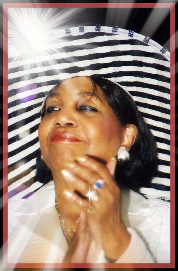 TweetlySaved's tweet photo. Happy birthday Mommy! #AbsentFromTheBody #AlwaysInMyHeart https://t.co/xvZLFyPGMK