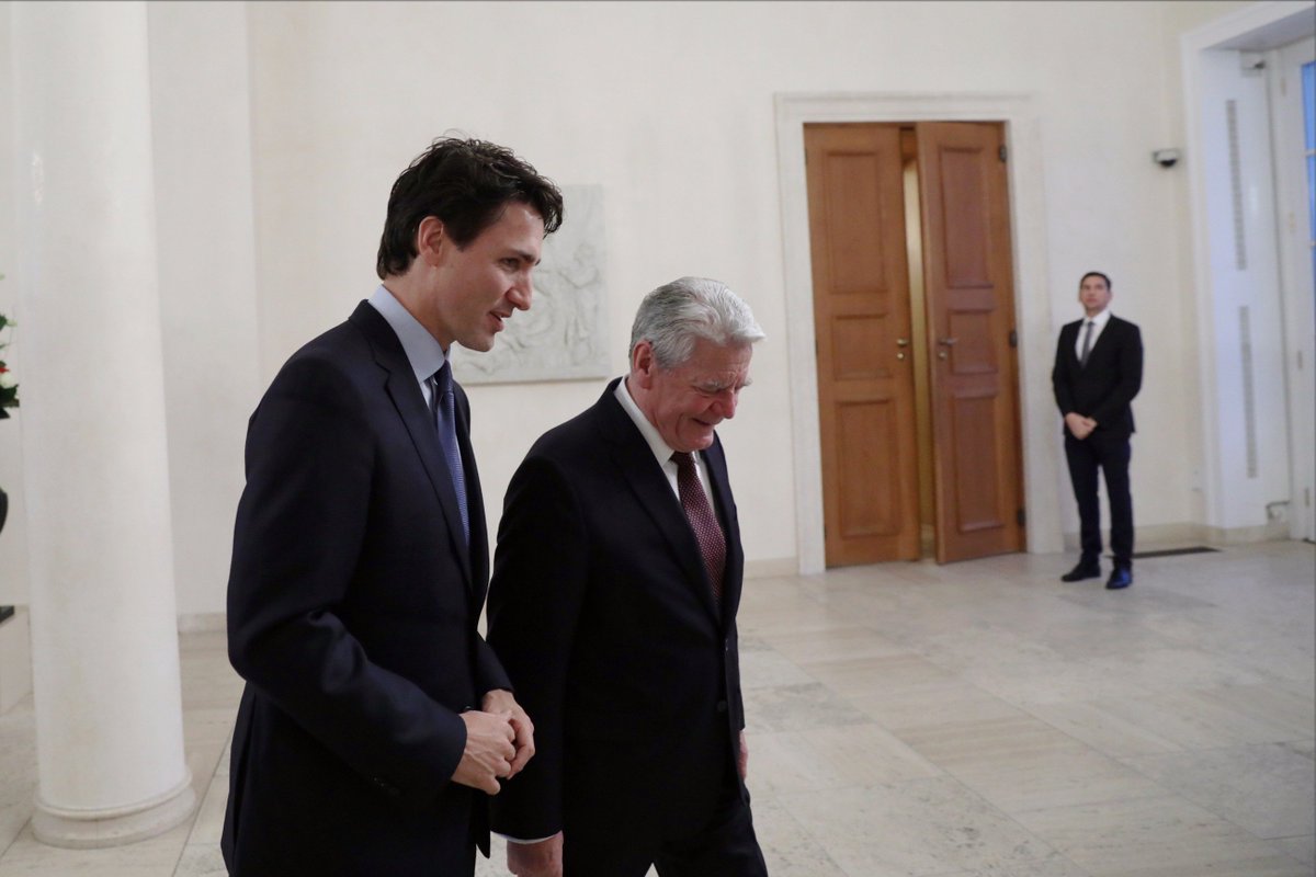 JustinTrudeau's tweet photo. Canada &amp; Germany are close allies &amp; friends – I’m glad to be in Berlin to expand our relationship. Thanks, President Gauck for the welcome. https://t.co/4uY3cD3n1r