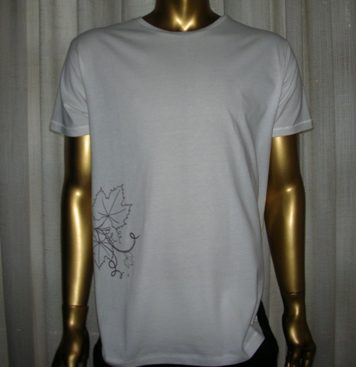 Claudia13092443's tweet photo. #wine4fashion #tshirt #uomo #bianco #tralcio #di #vite #girocollo #largo #tuscany #lucca https://t.co/fFkDieu58H
